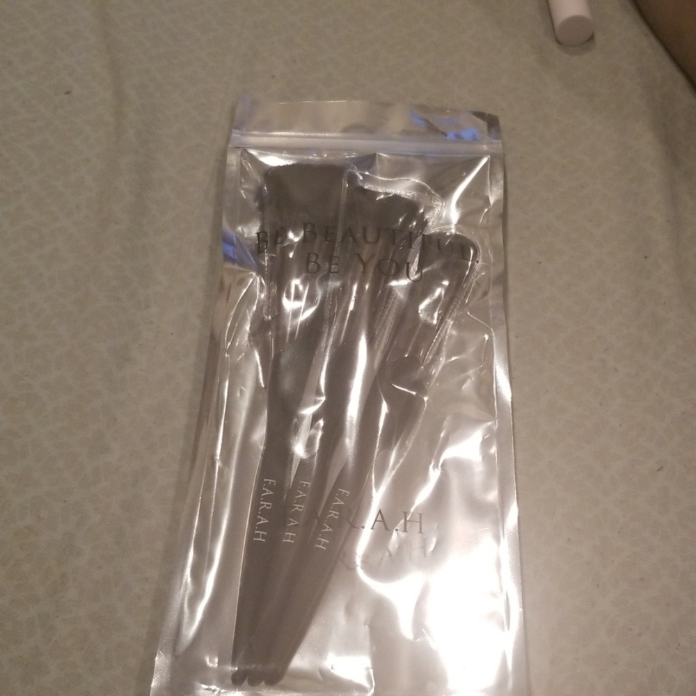 Farah 3 piece brush set